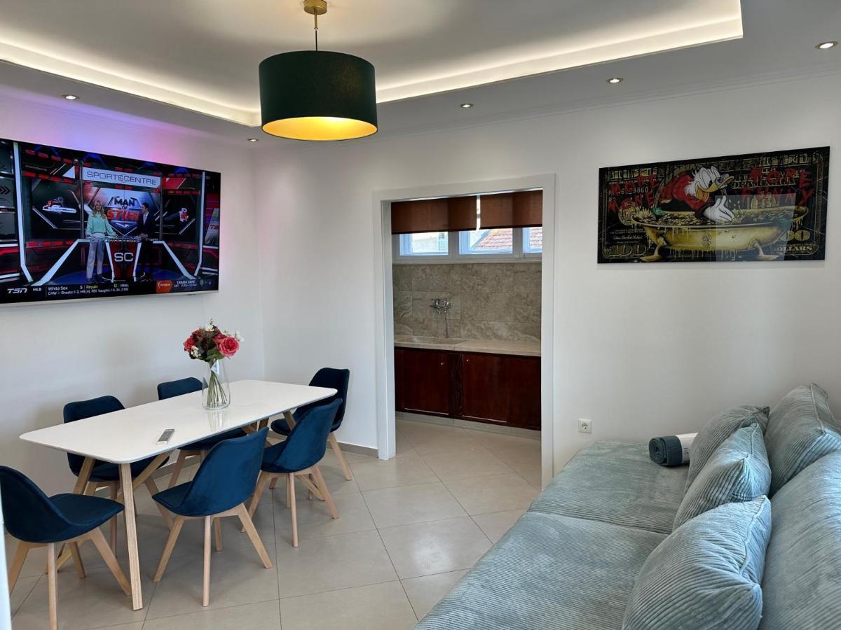 Iris Oasis Apartment Split Exterior photo